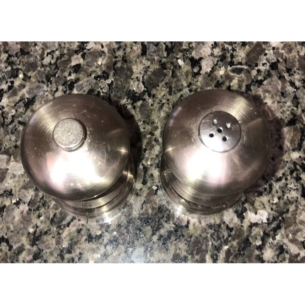 Vintage Olde Thomson Salt And Pepper Shaker Carbon Steel/Plastic 4x2